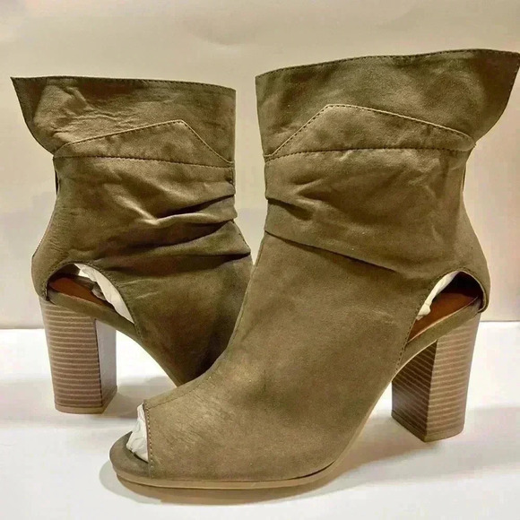 Qupid Shoes - NIB!Qupid-Suede Khaki/Army Green Suede Back Zipper Peak a Boo Toe & Sides SZ 9